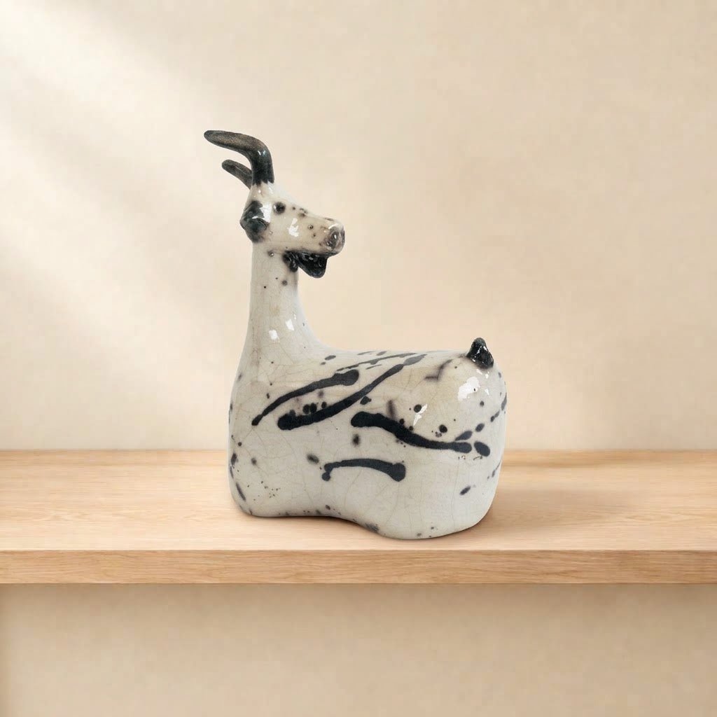 Scultura capretta raku bianca - Artigianato Pasella