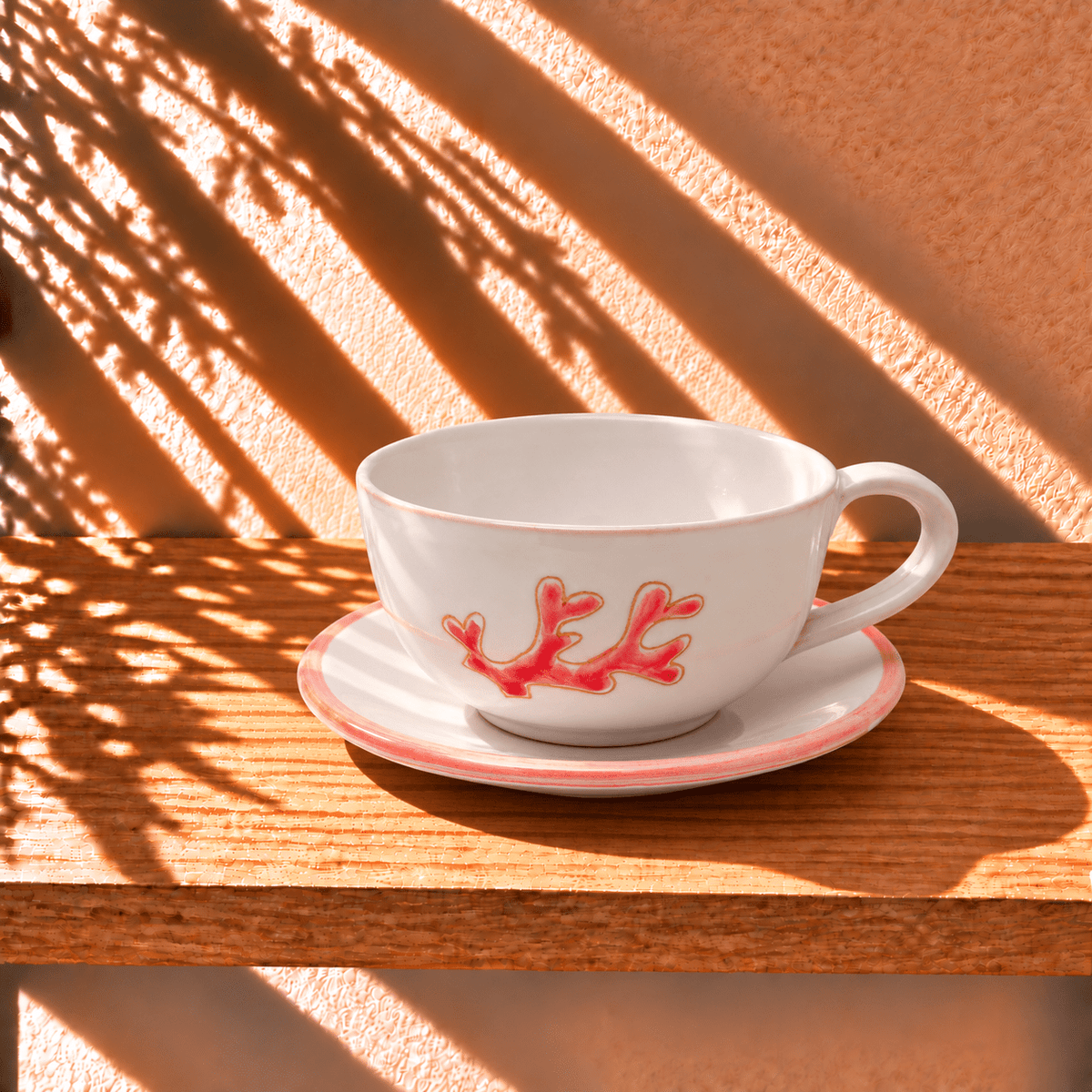 Tazza colazione con piattino motivo corallo rosso - Artigianato Pasella