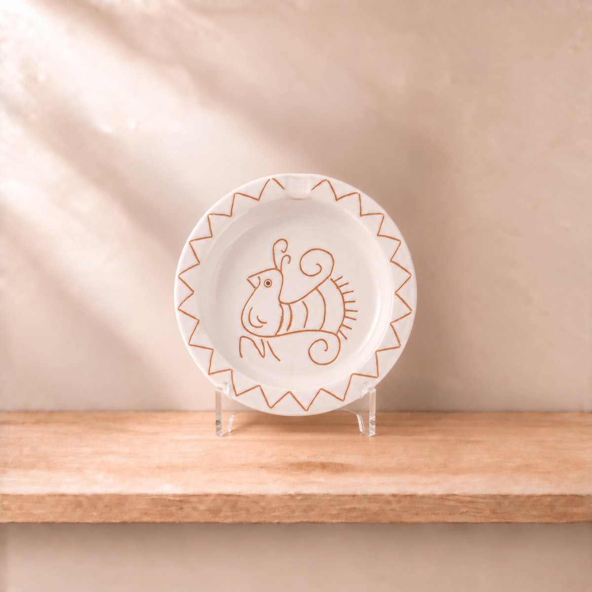 Posacenere tondo in Ceramica con motivo pavoncella Bianca - Artigianato Pasella