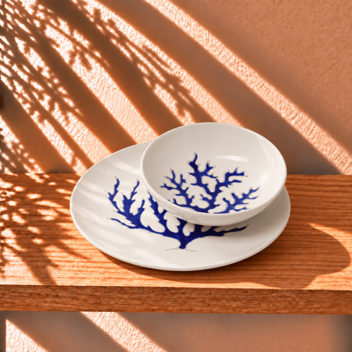 Set piatti con motivo corallo blu - Artigianato Pasella