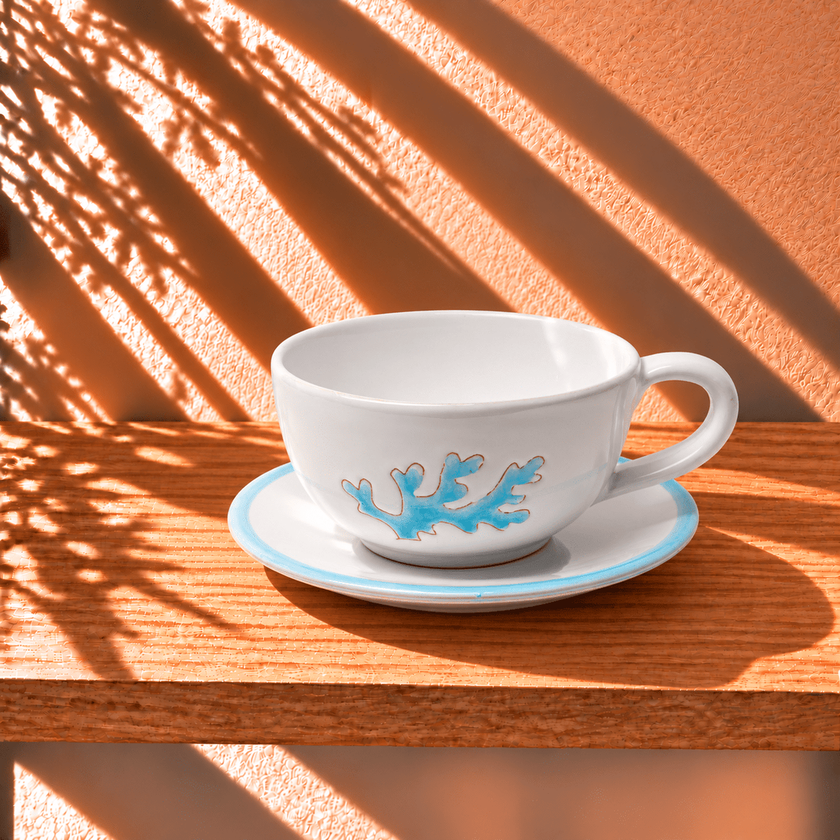 Tazza con piattino motivo corallo celeste - Artigianato Pasella