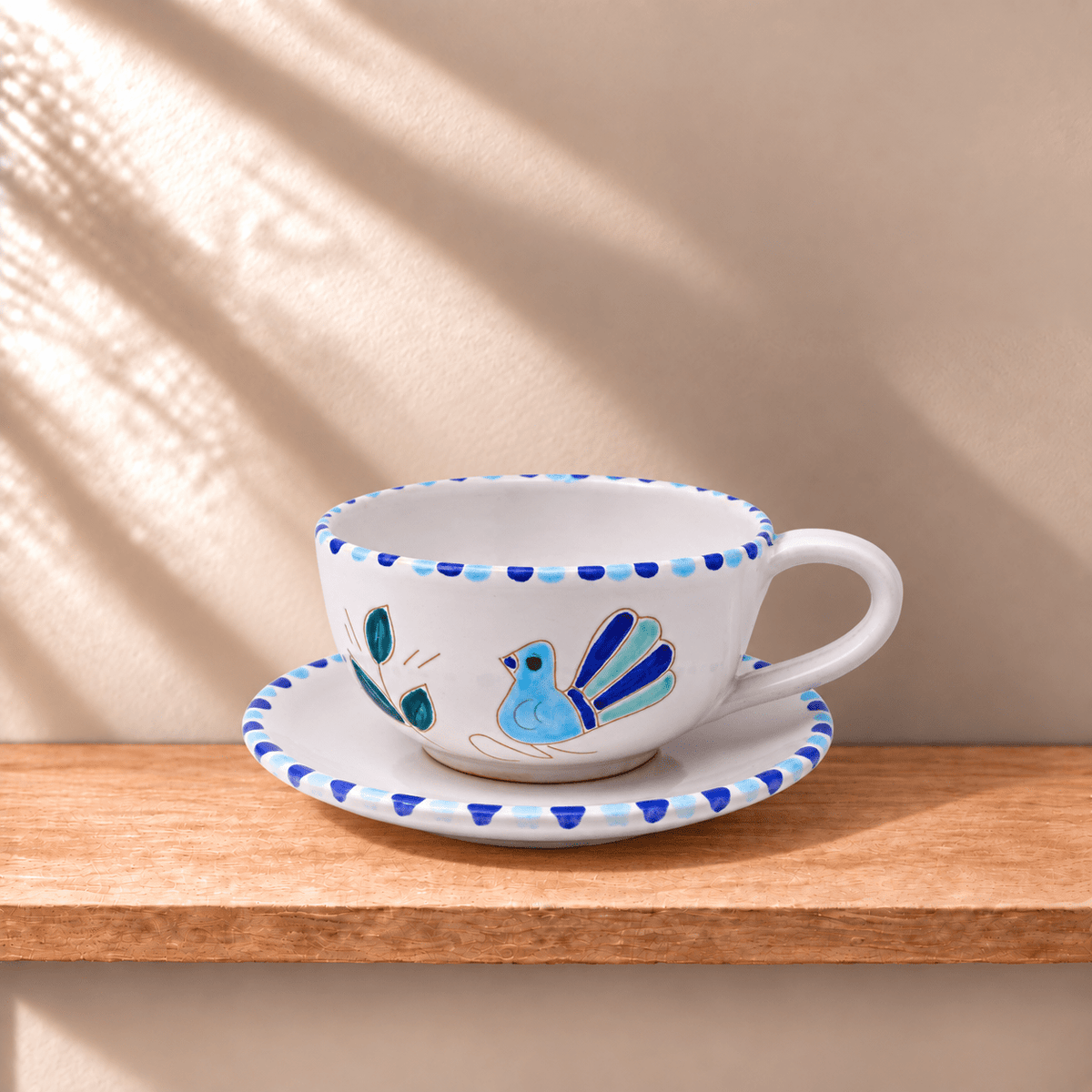 Tazza con piattino motivo pavoncella turchese - Artigianato Pasella