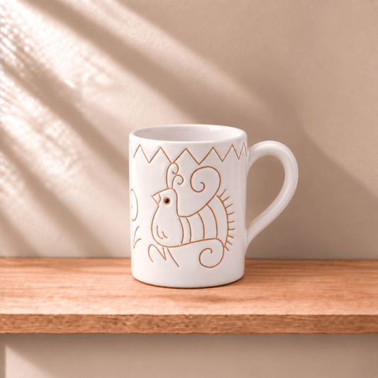 Tazza Mug con manico con motivo pavoncella bianca - Artigianato Pasella