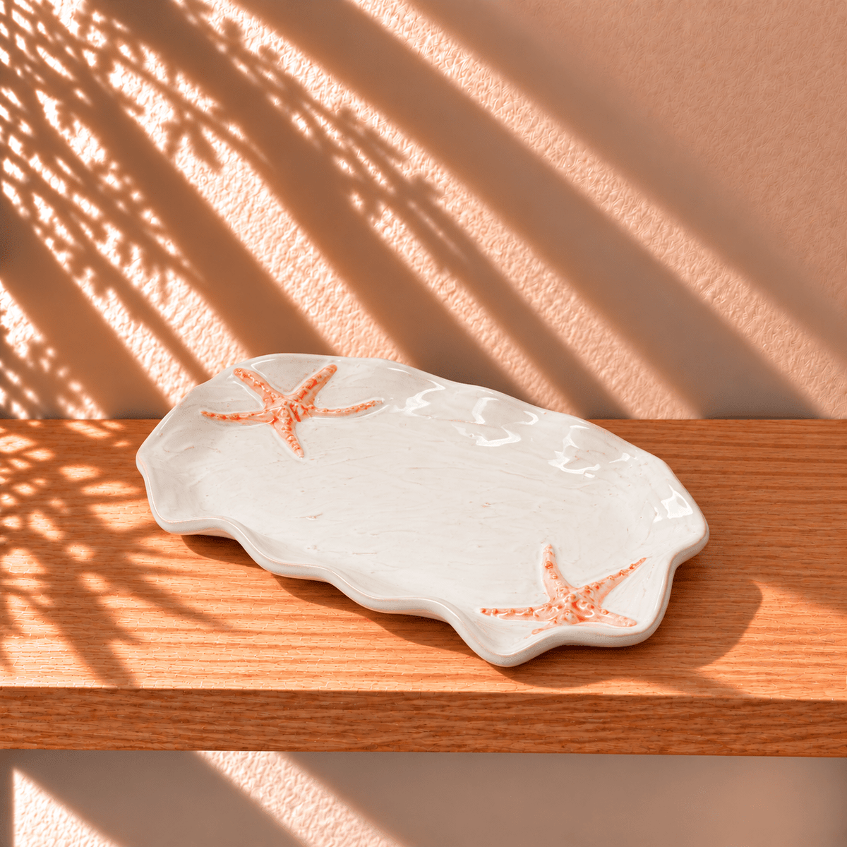 Vassoio in Ceramica Ondulato con Decoro Stelle Marine Salmone – 26 cm - Artigianato Pasella